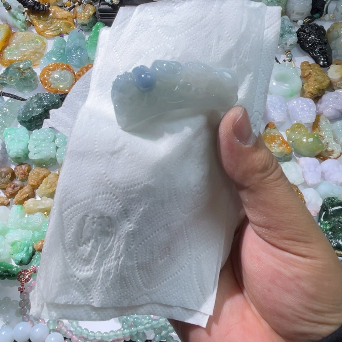 翡翠颈饰未镶嵌天然