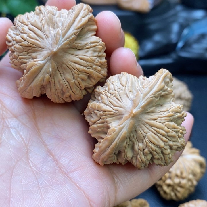 文玩核桃吊坠至尊虎45尺