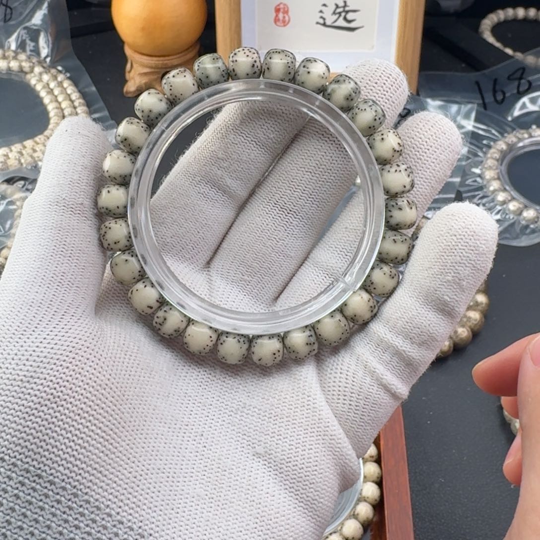 星月菩提手串绿背河豚8*9