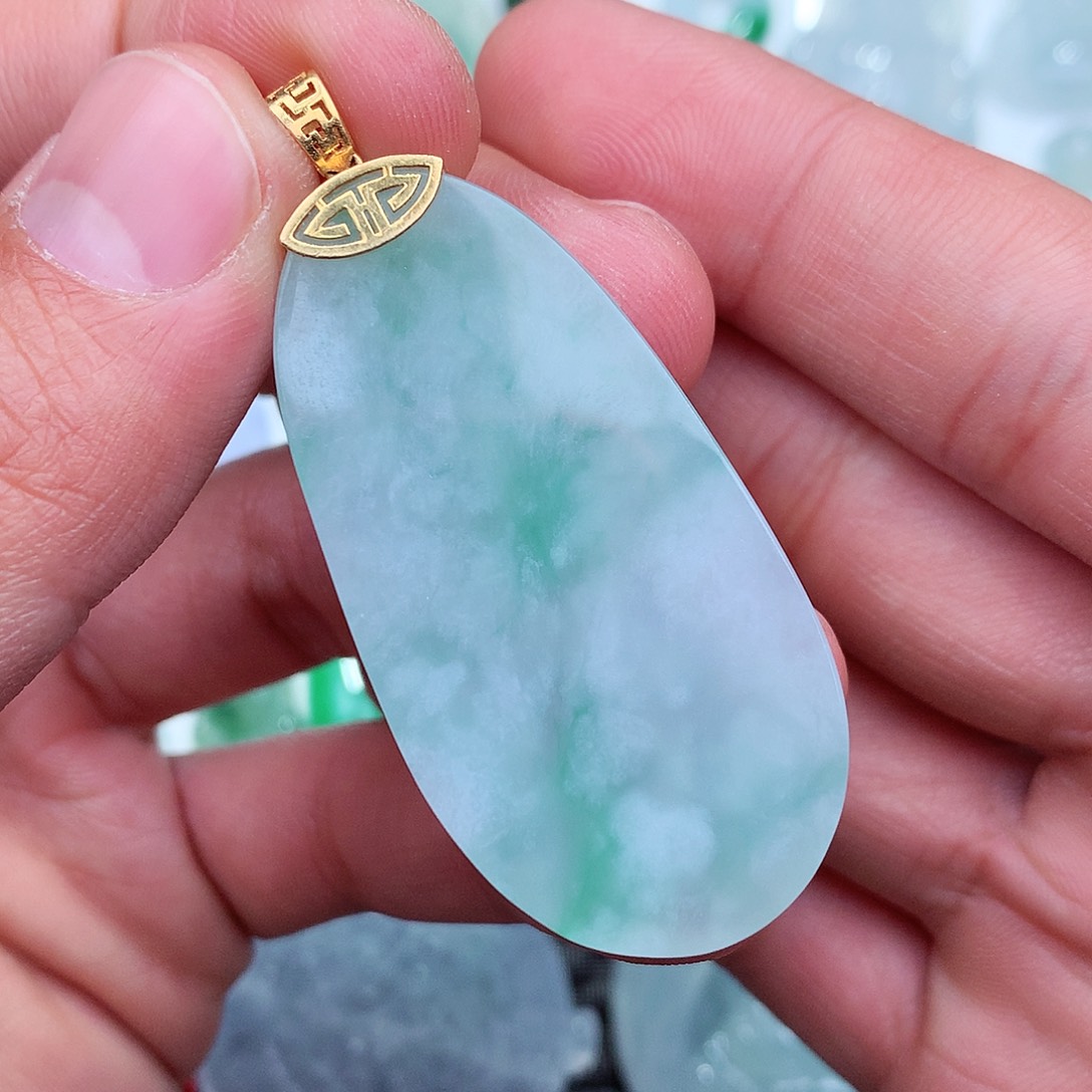 翡翠吊坠(不含链)18K金镶嵌