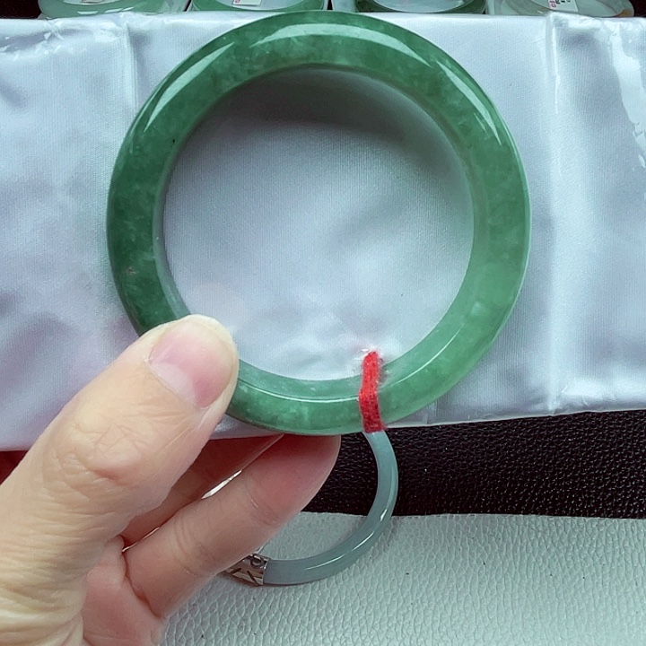 翡翠手镯未镶嵌用****5缅甸翡翠手镯