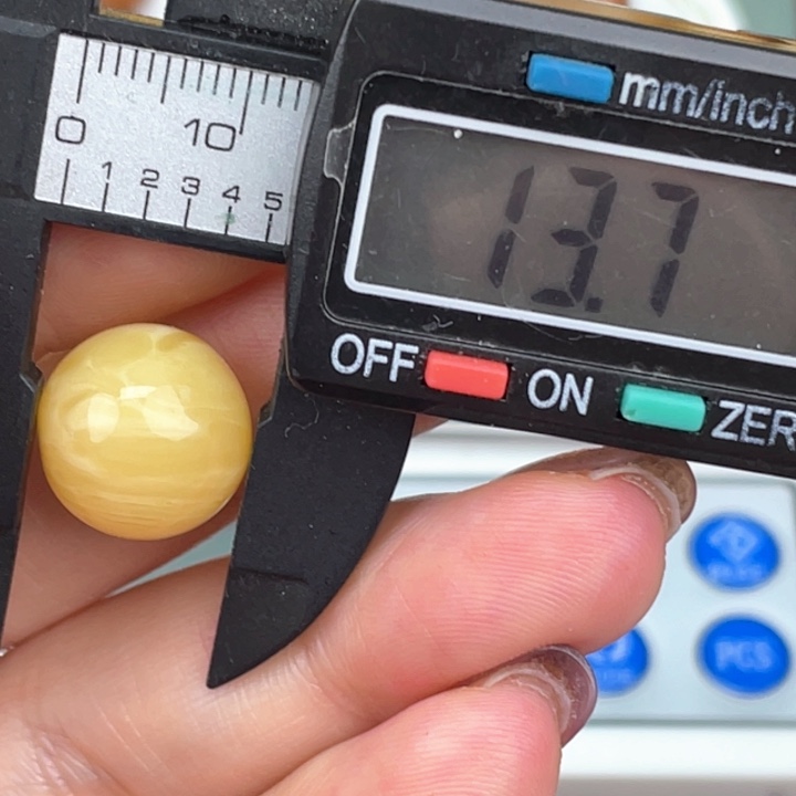 琥珀裸石未镶嵌微瑕472