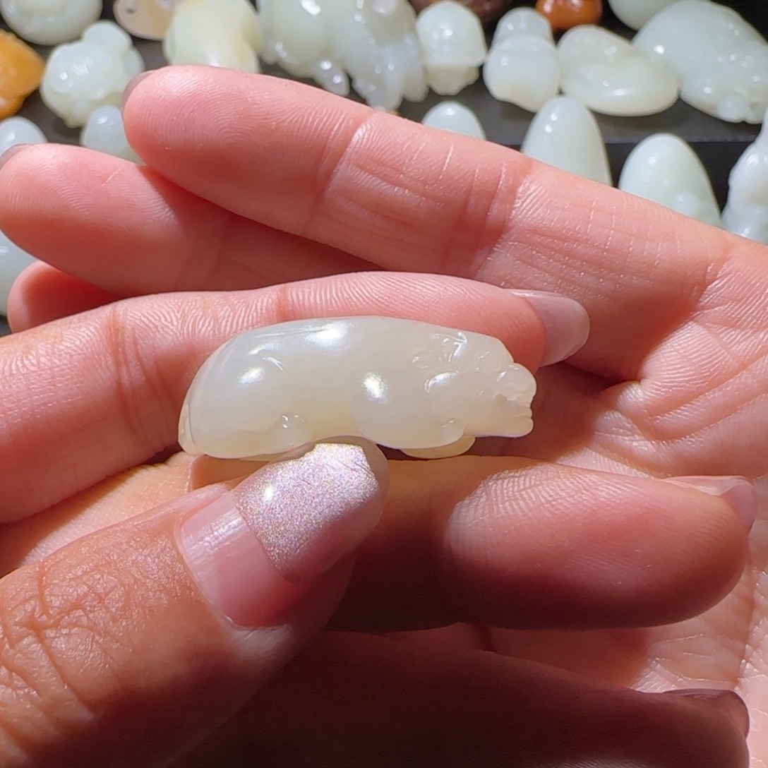 用***5和田玉未镶嵌颈饰