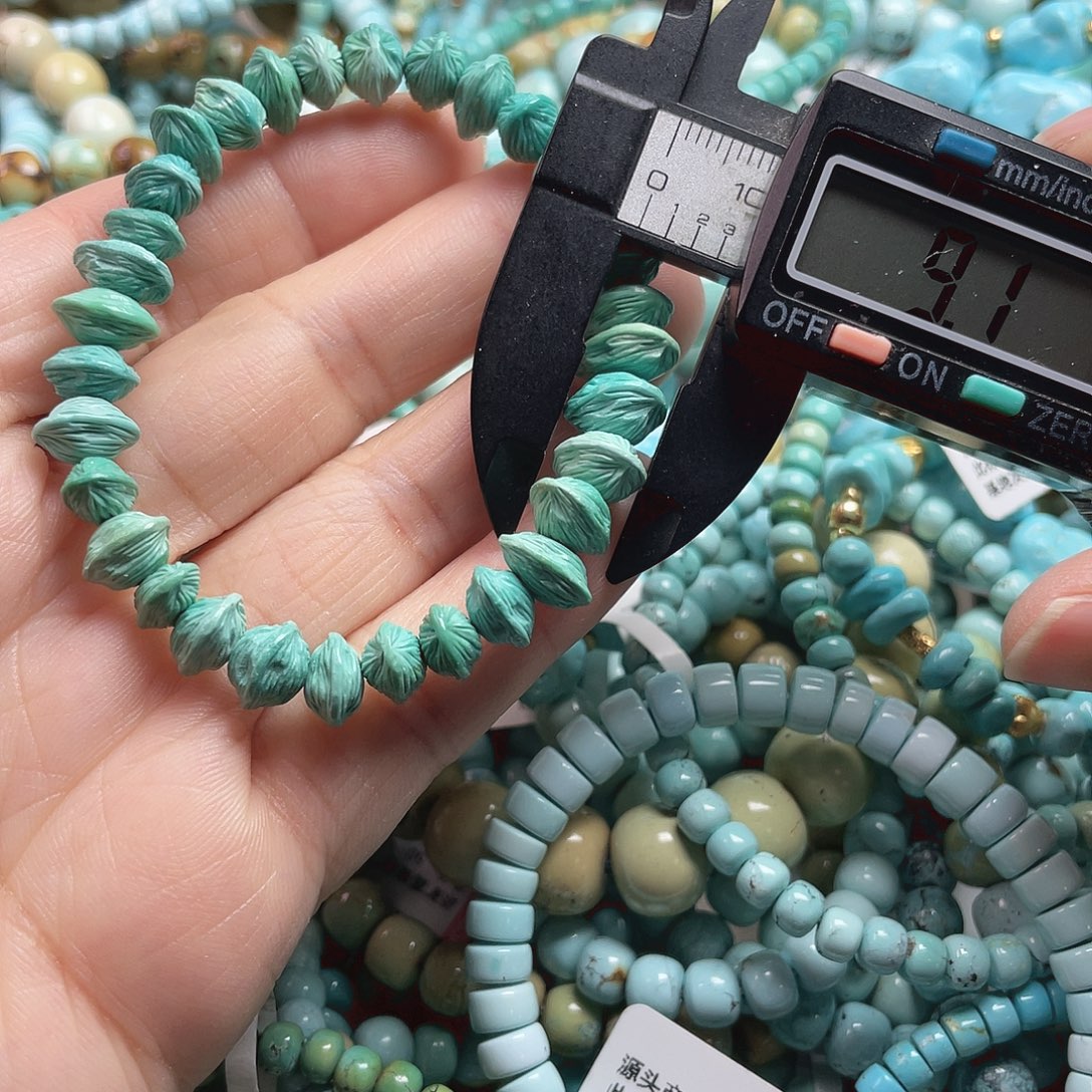 绿松石未镶嵌珠宝奇石