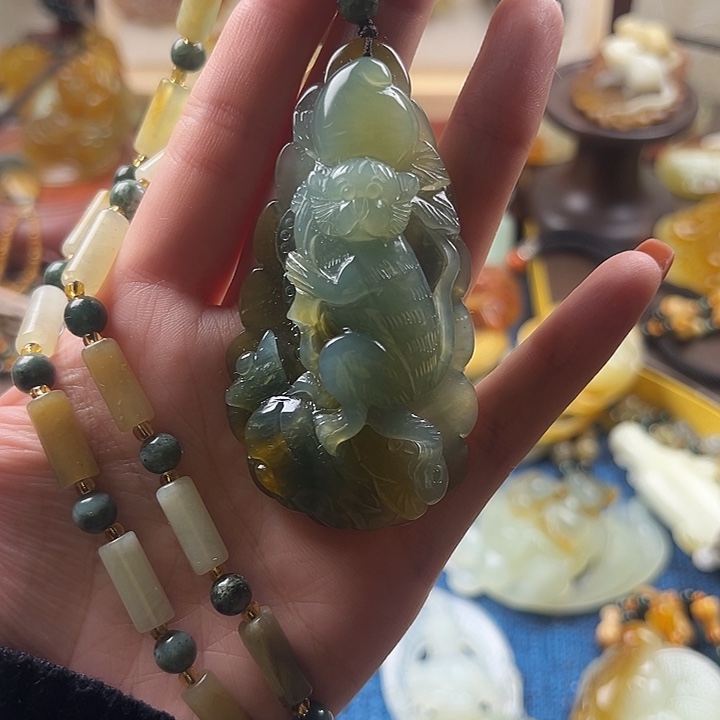 蛇纹石玉合金颈饰
