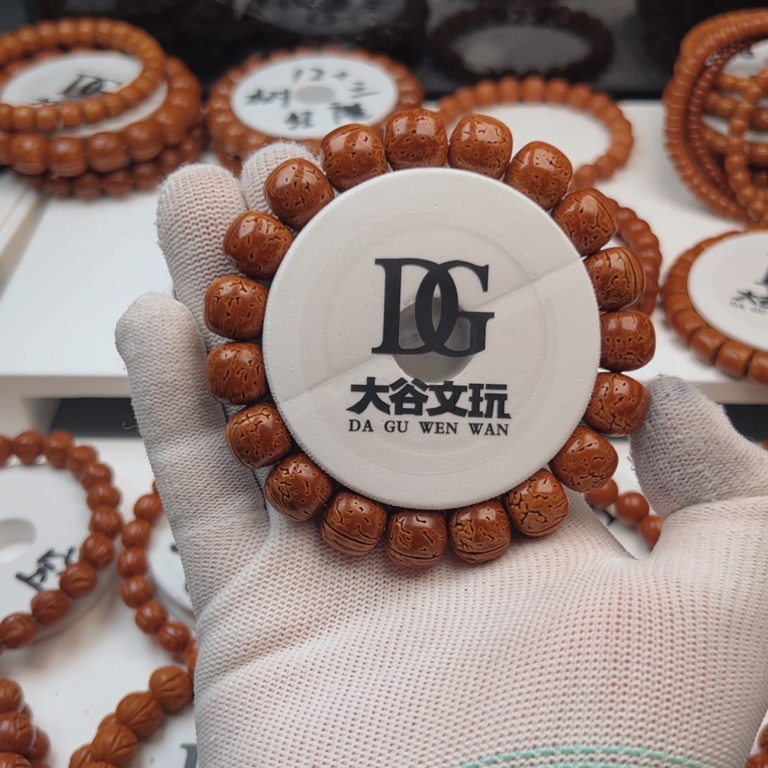 山***家吊坠桃核桃核手串