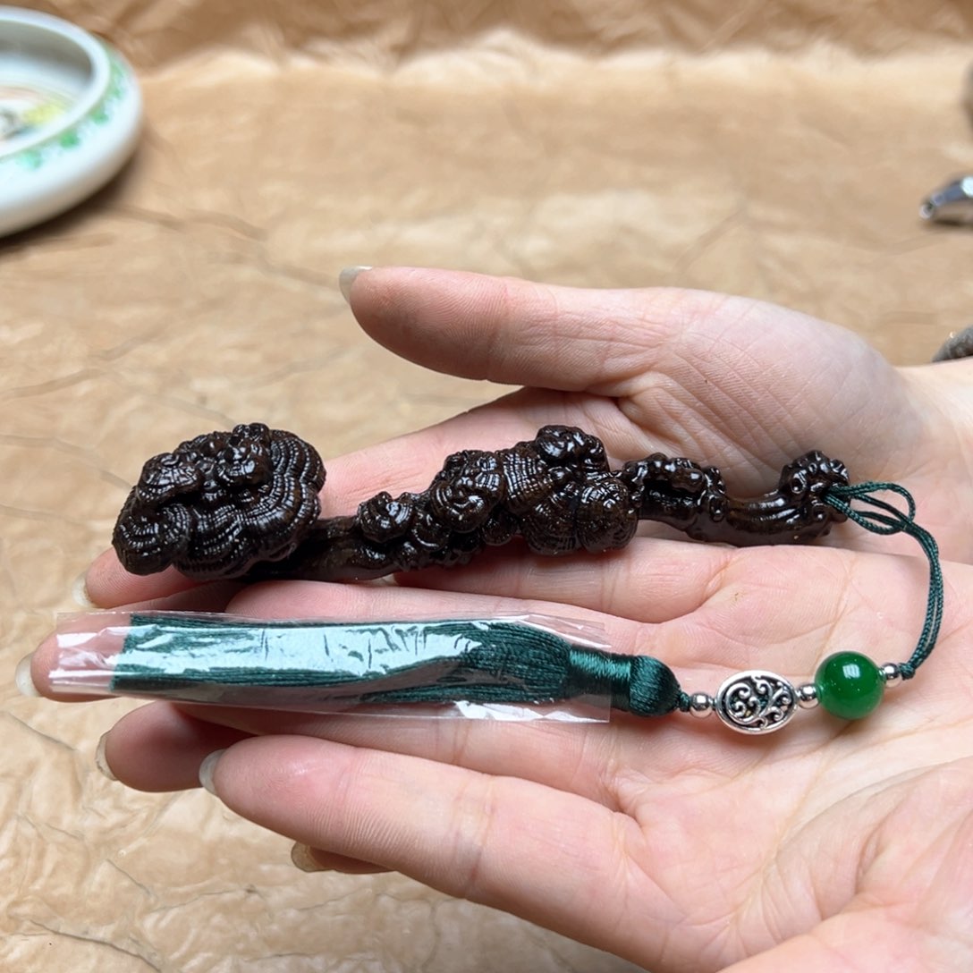 大叶紫檀（黑酸枝木类）