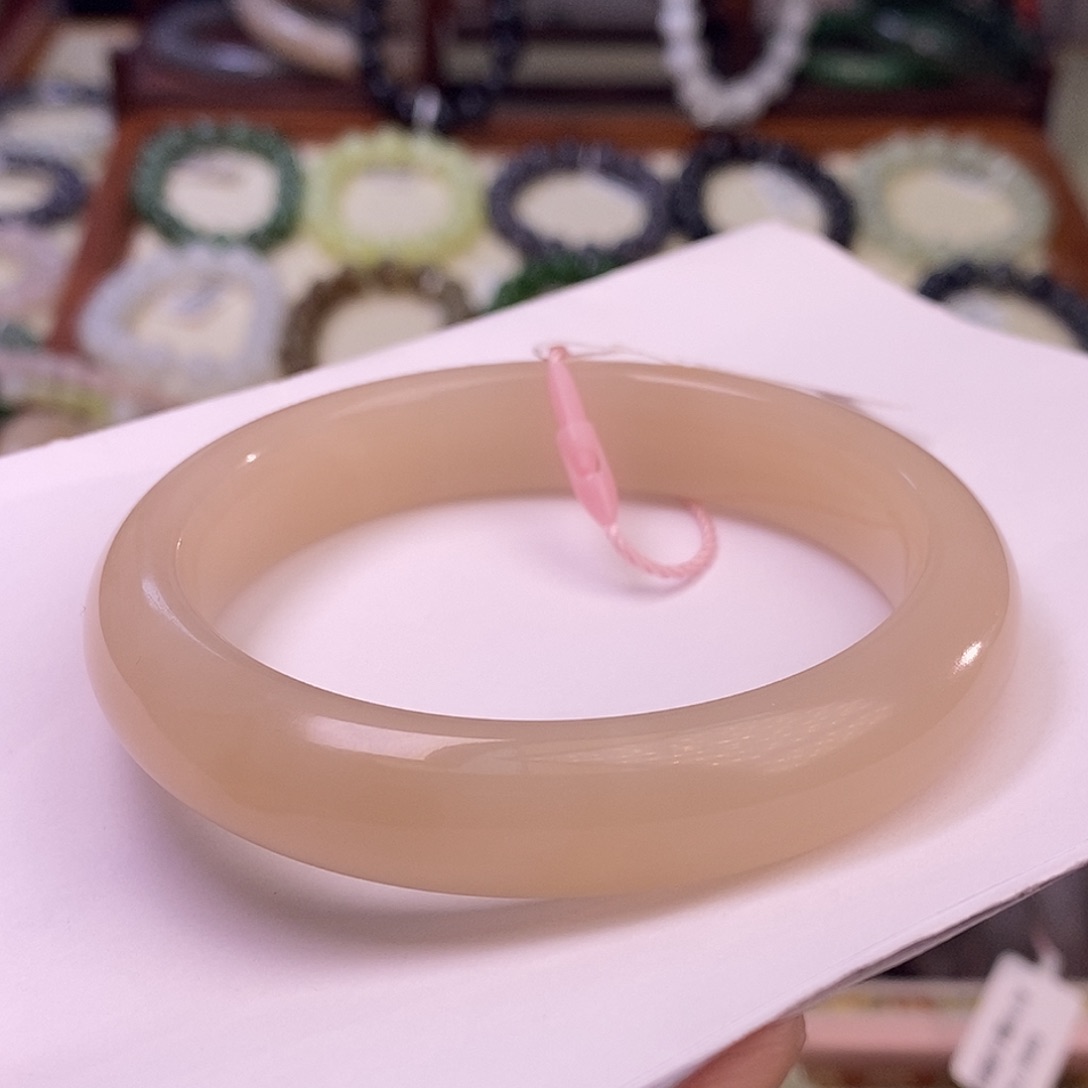 颈饰未镶嵌和田玉波***场58浓藕粉手镯收藏级