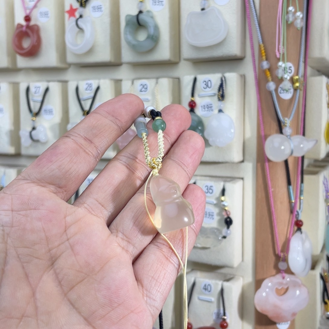 未镶嵌颈饰玛瑙/玉髓栗*子