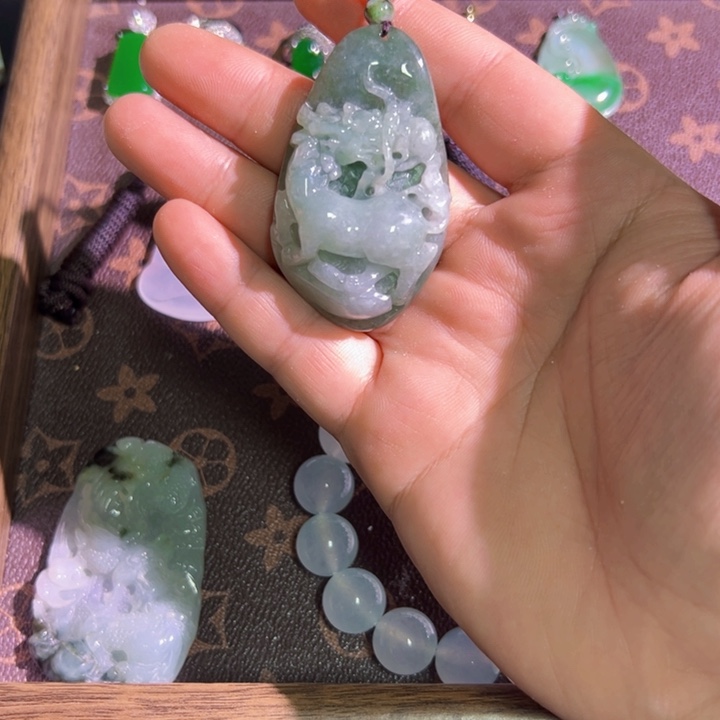 颈饰未镶嵌翡翠天然缅甸翡翠吊坠车挂