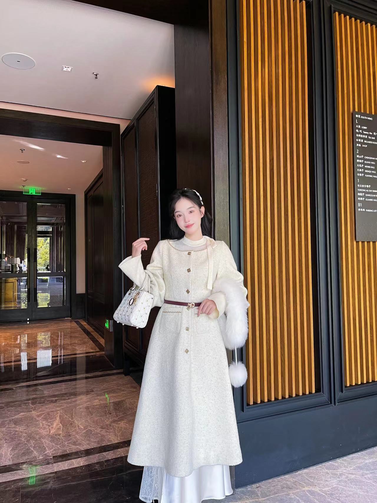 【石潇潇STUDIO】米白腰金丝编织收腰羊毛大衣赫本风裙摆式外套女秋