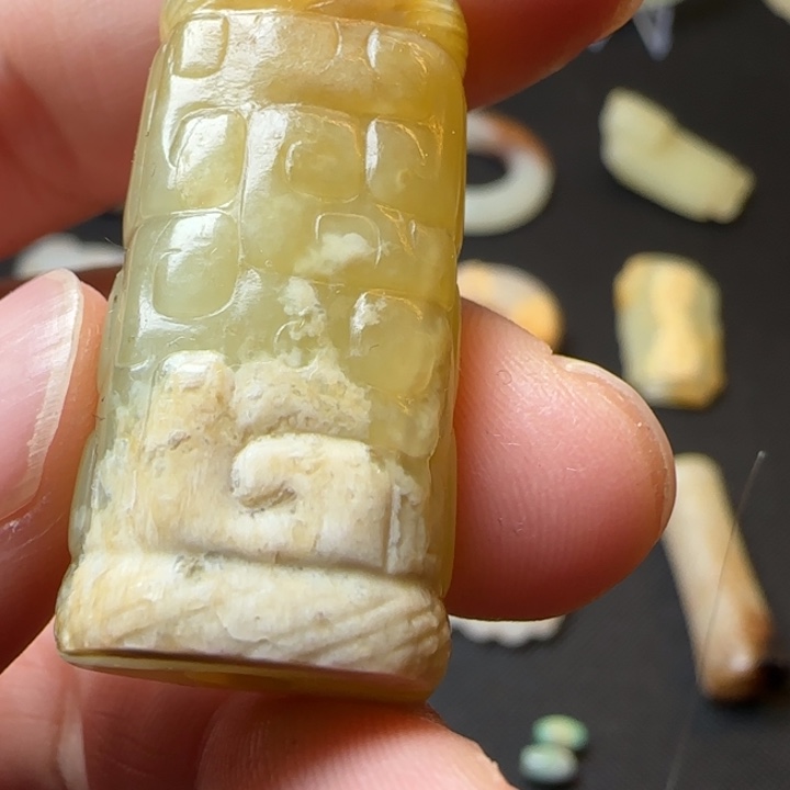 和田玉（糖玉）颈饰未镶嵌风*袖