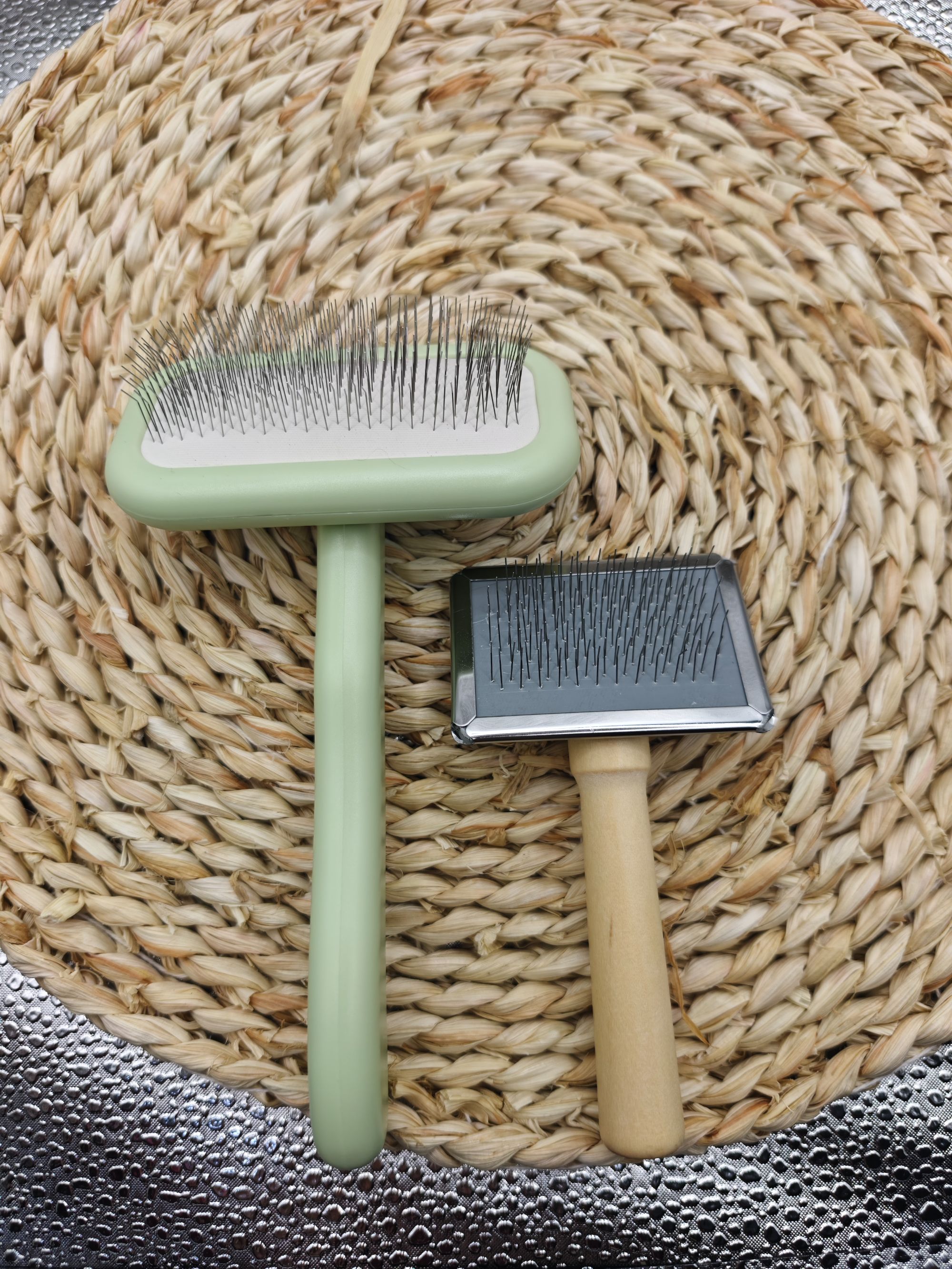 针梳去浮毛蓬松开毛刷