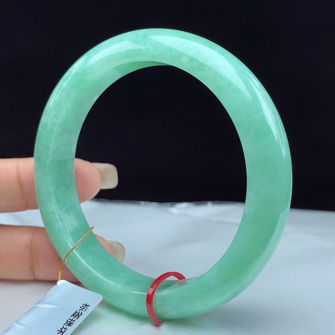 翡翠手镯未镶嵌58圈 1813