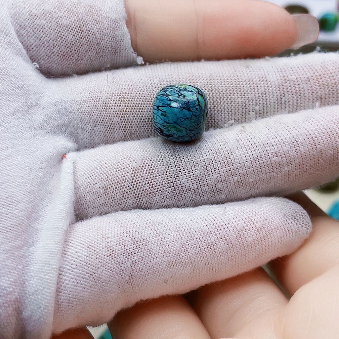 绿松石未镶嵌饰品