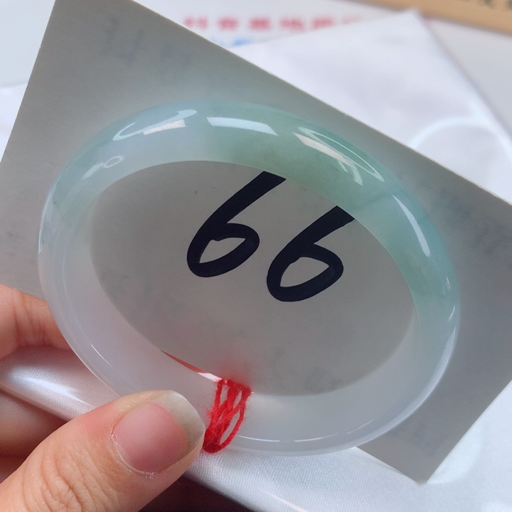 翡翠手镯（贵妃镯）未镶嵌半山水