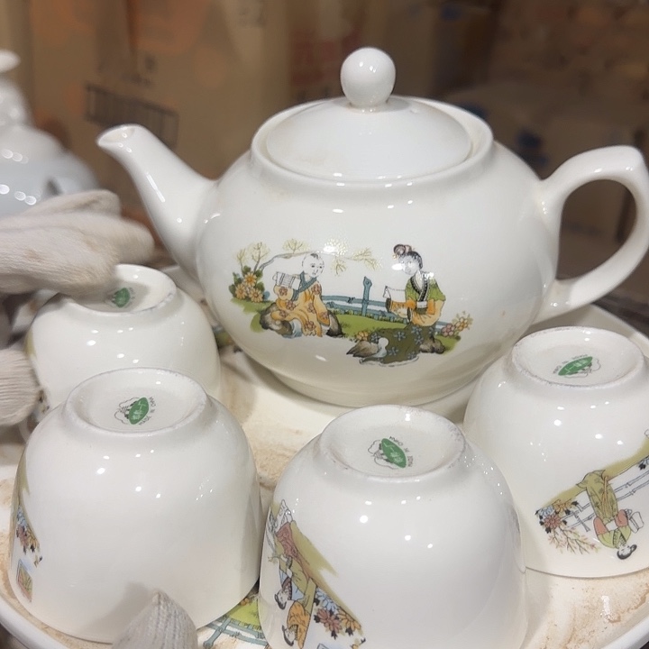 库存微瑕多空茶壶一套