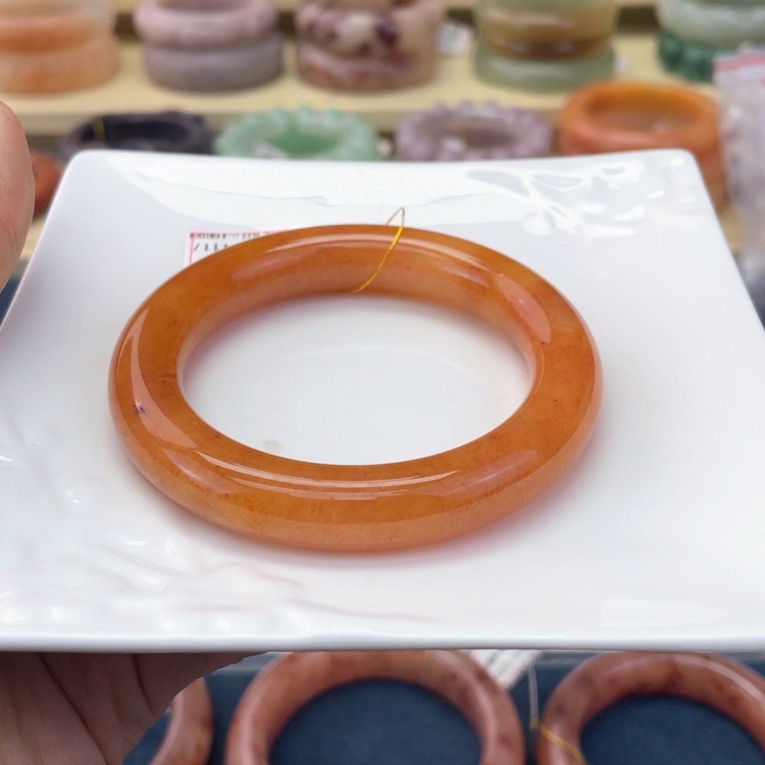 石英质玉未镶嵌手镯