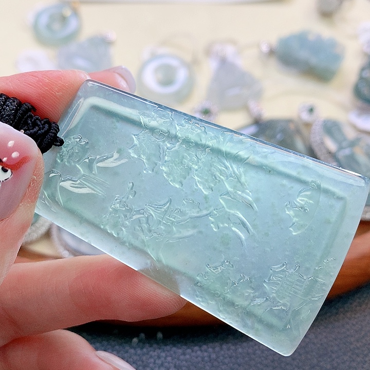 翡翠颈饰未镶嵌翡翠