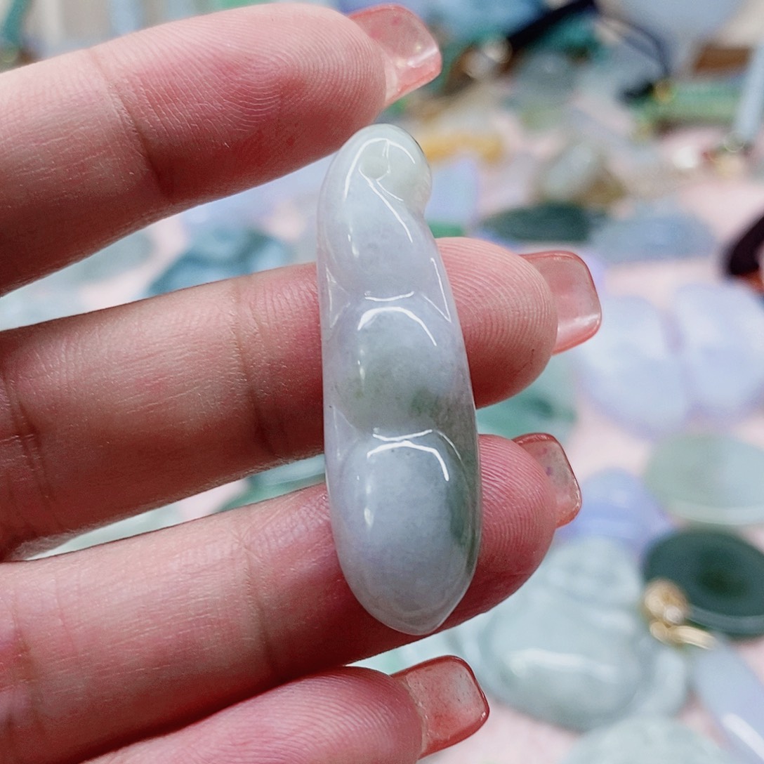 颈饰未镶嵌翡翠天然