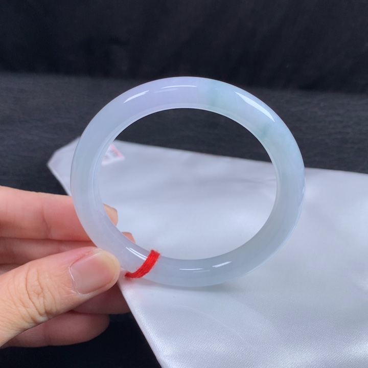 翡翠未镶嵌手镯（圆镯）