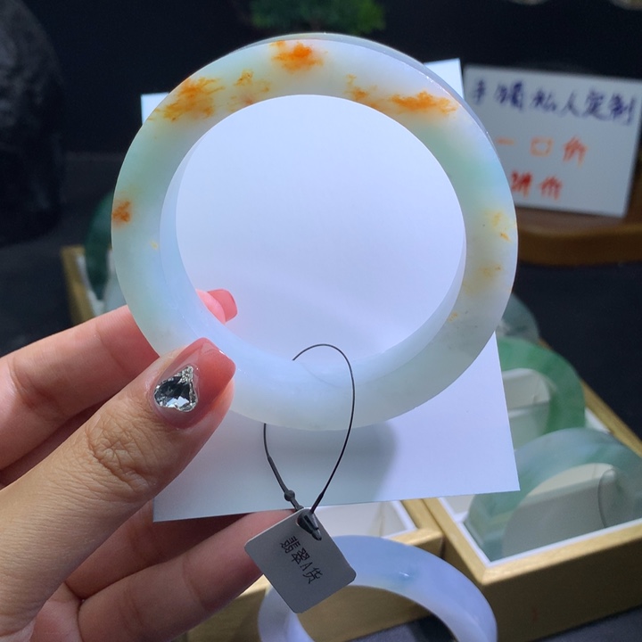 定制翡翠未镶嵌翡翠手镯