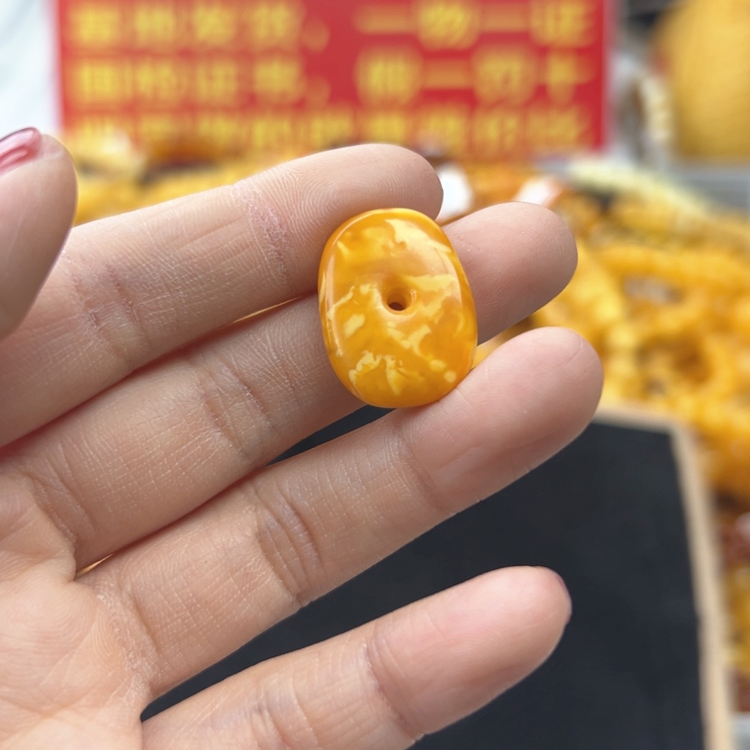 琥珀珠宝奇石未镶嵌