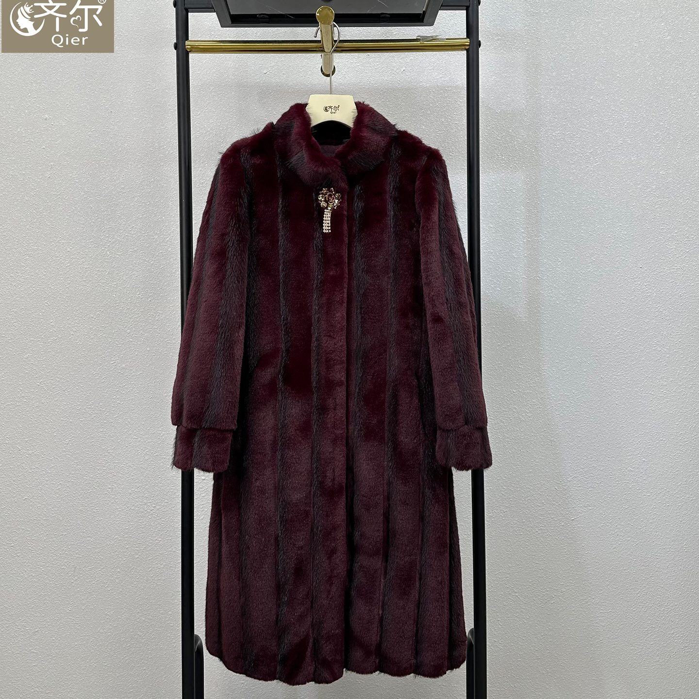 妈妈秋冬装2025新款皮毛一体外套高贵大码阔太太水貂绒大衣女