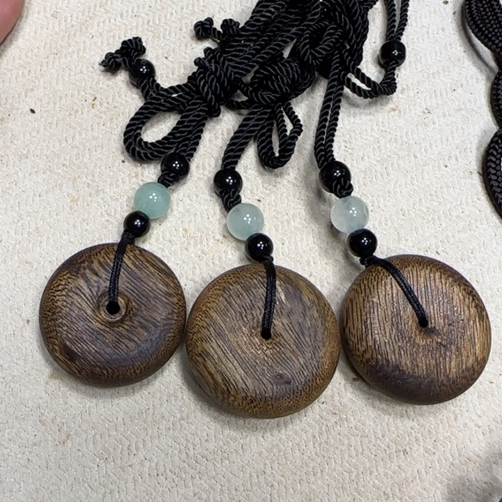 沉香木吊坠奇楠沉香平安扣多样性发一个