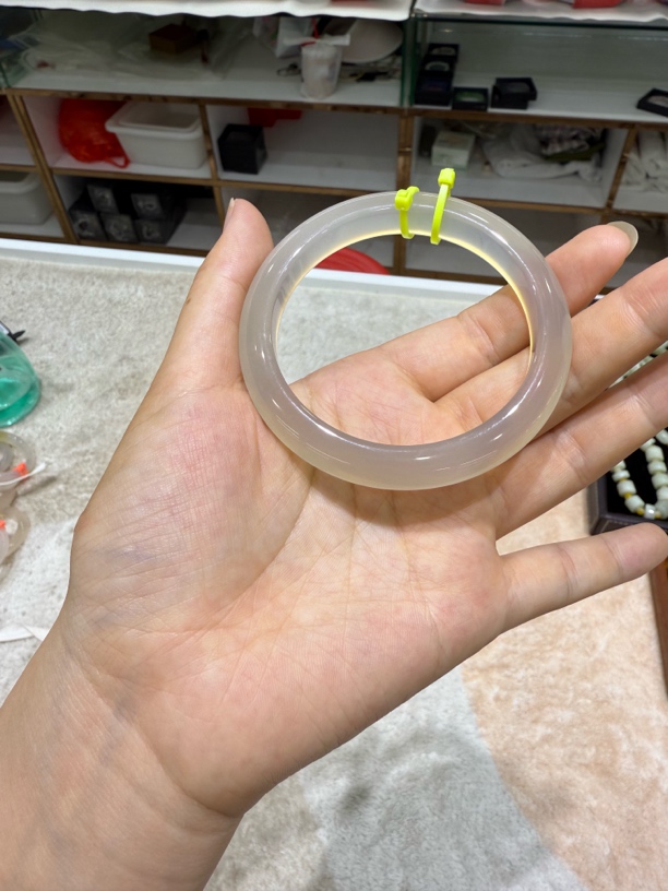 天然玉髓手镯58圈口