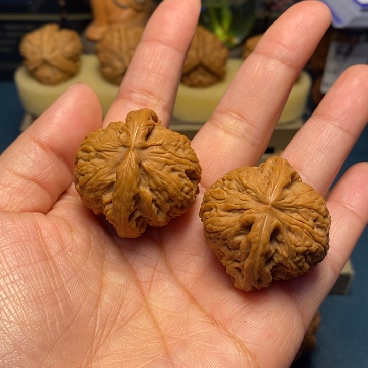 【闪购商品】把件文玩核桃南疆石