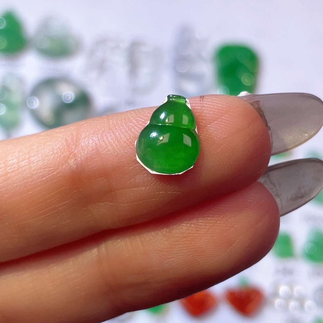 翡翠颈饰未镶嵌裸石