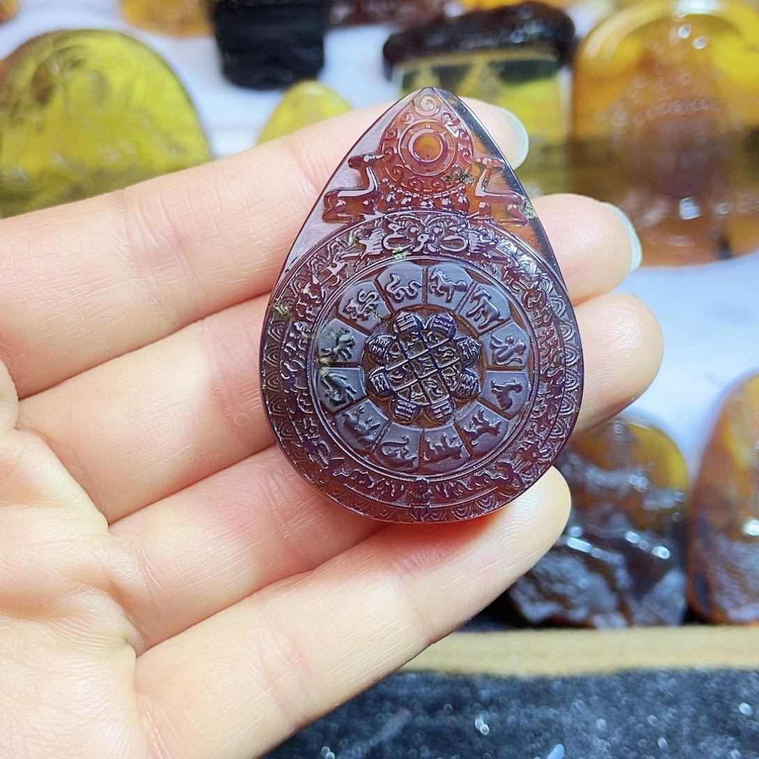 琥珀颈饰未镶嵌十二生肖九宫八卦