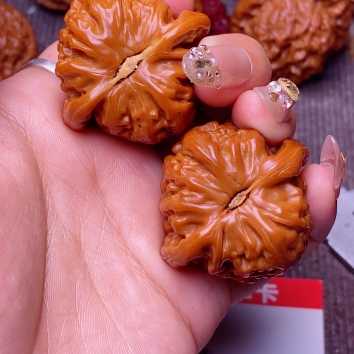 把件桃核白狮子狮子头