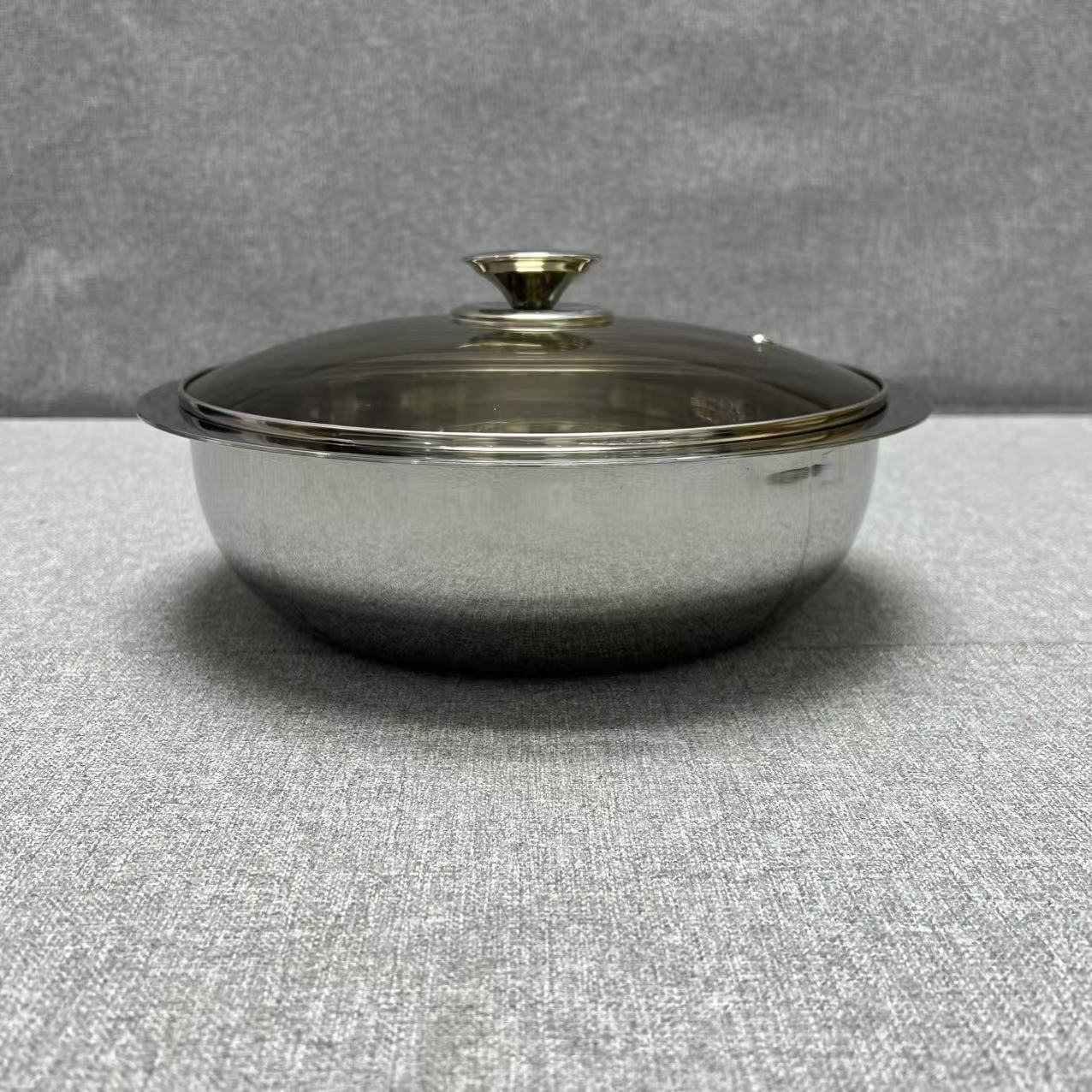 4-022 28cm宽边带盖和面盆 28*9cm 整重约2.11kg