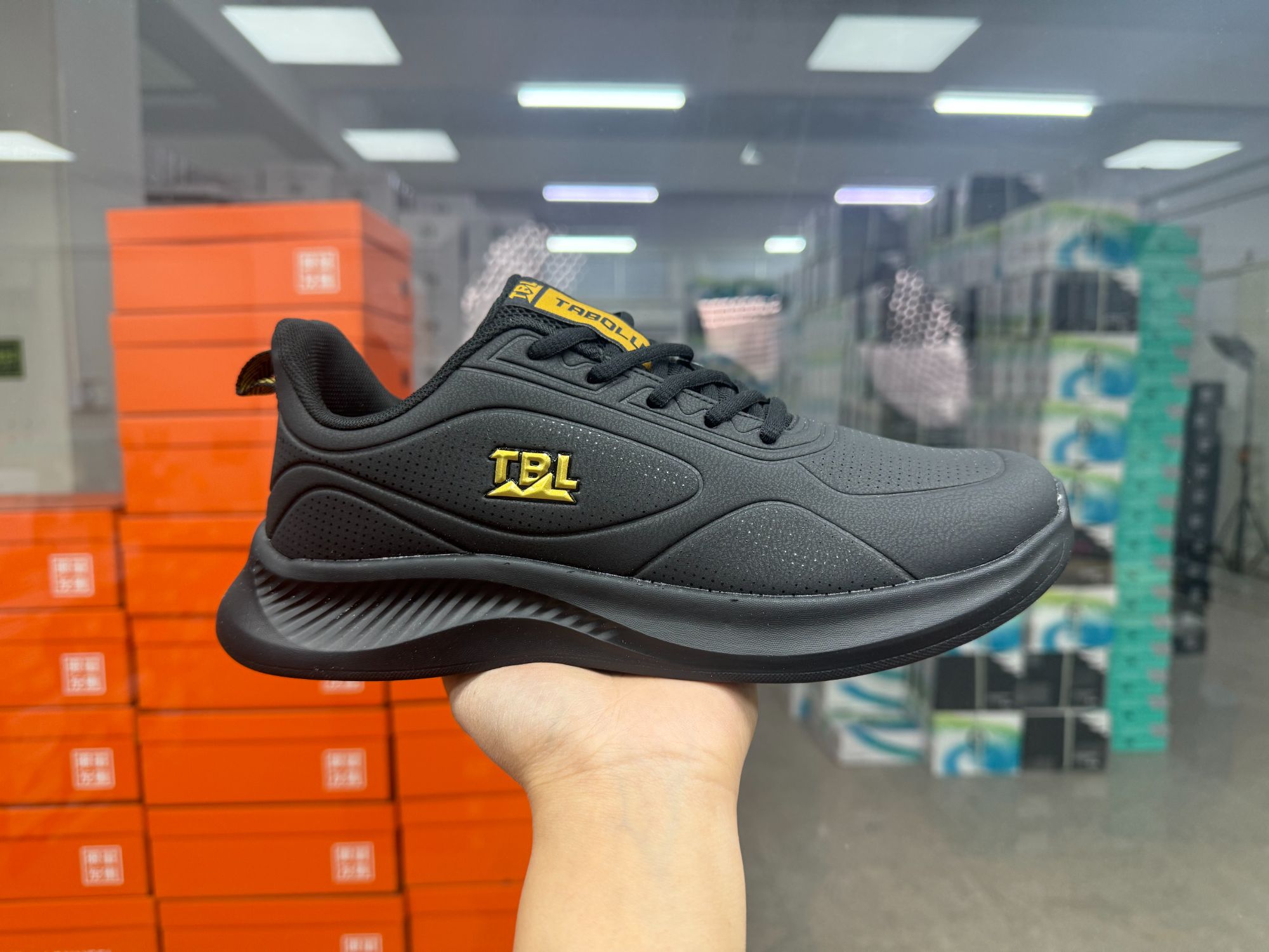 23099全皮防水轻便男鞋