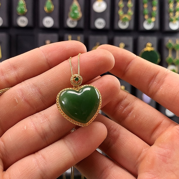 和田玉颈饰18K金镶嵌