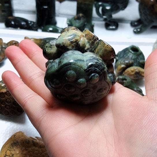 岫岩河磨玉（透闪石质玉）把件未镶嵌