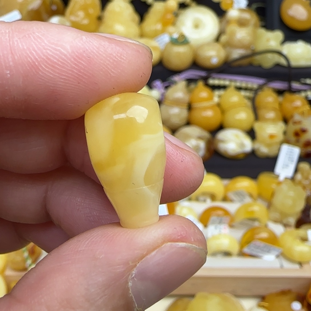 蜜蜡吊坠(赠链)未镶嵌A**?蜜蜡三通