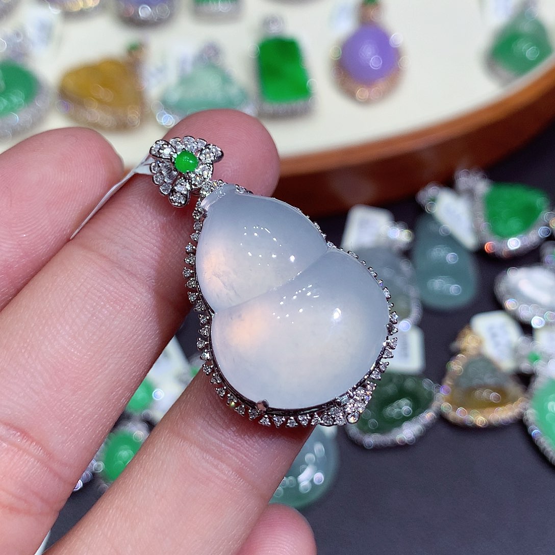 翡翠吊坠(不含链)18K金镶嵌