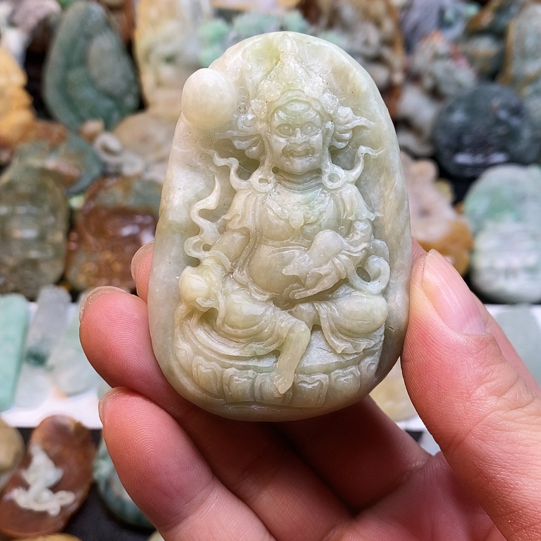 定制翡翠未镶嵌天**久