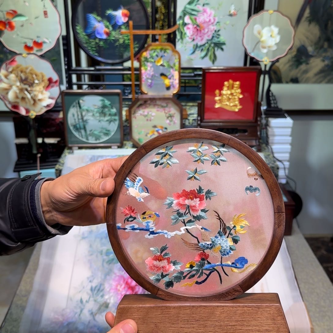 刺绣刺绣工艺精湛