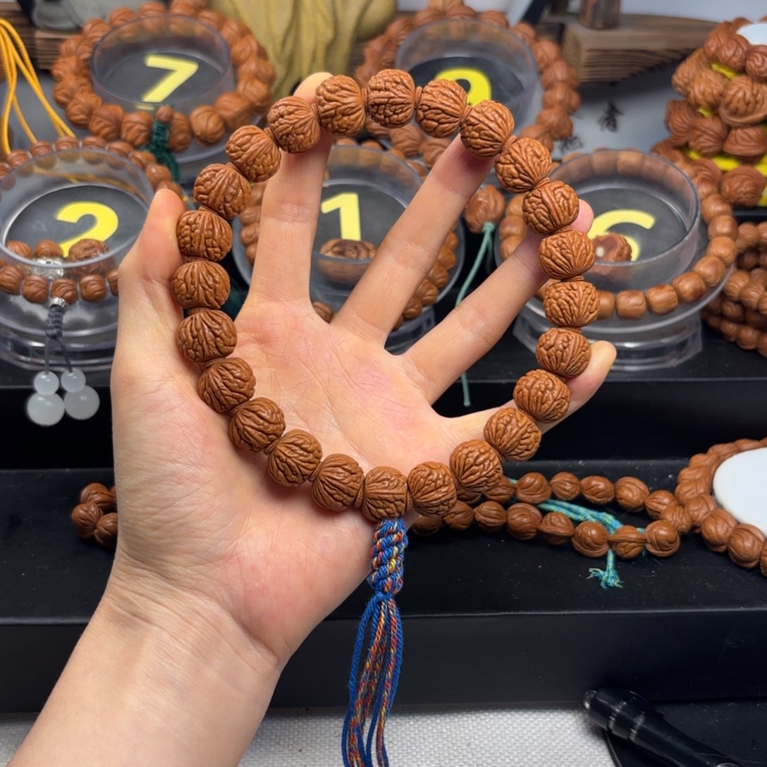 桃核吊坠1.6尺寸野生满天星