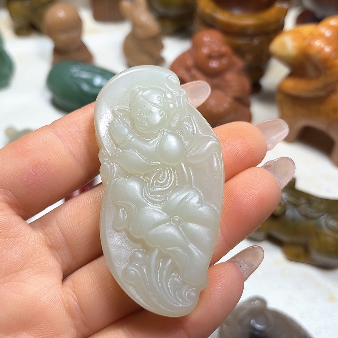 白玉菩提吊坠白玉菩提吊坠