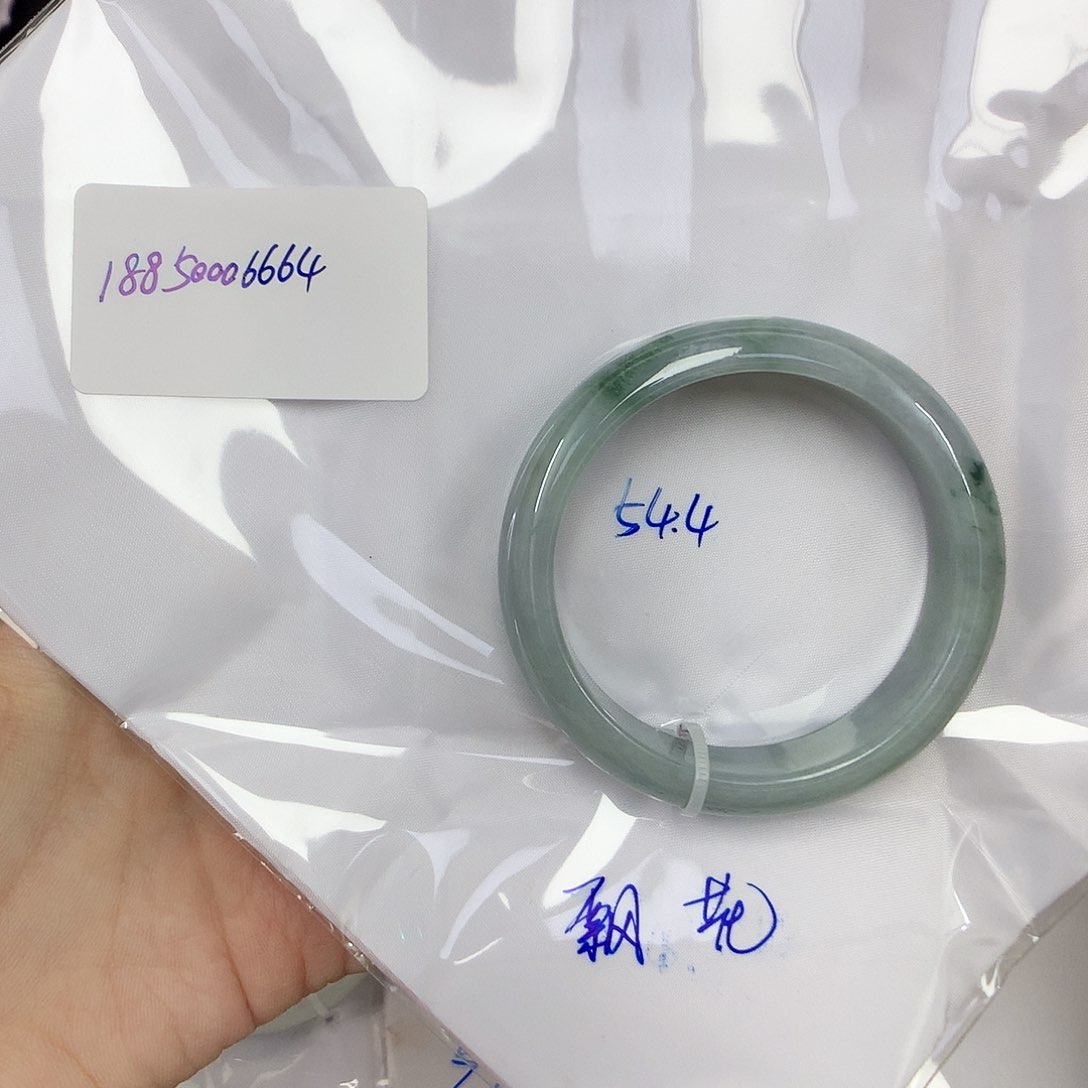 翡翠手镯未镶嵌天然缅甸翡翠手镯