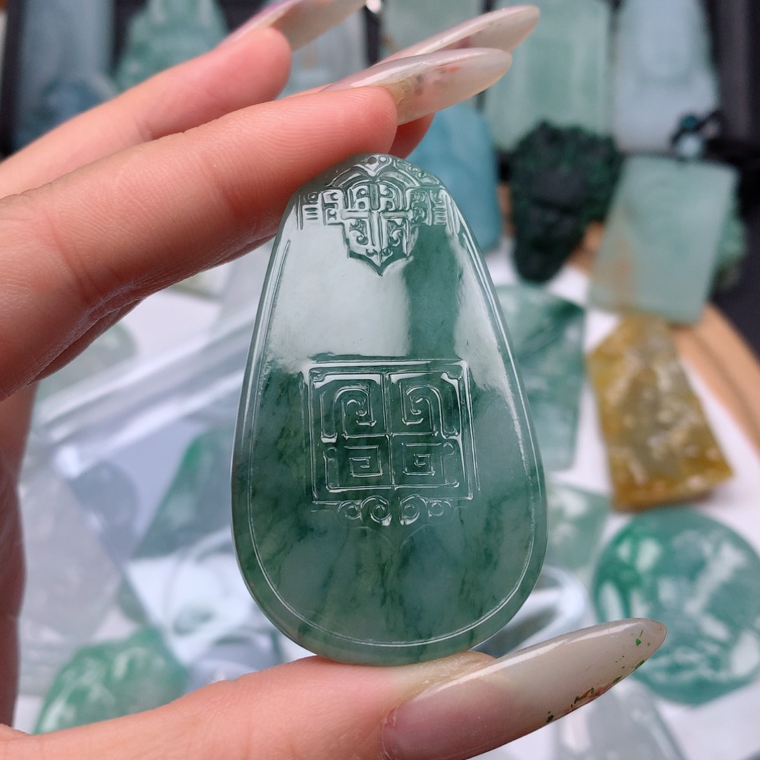 【闪购商品】翡翠颈饰未镶嵌兔**?冰种无事