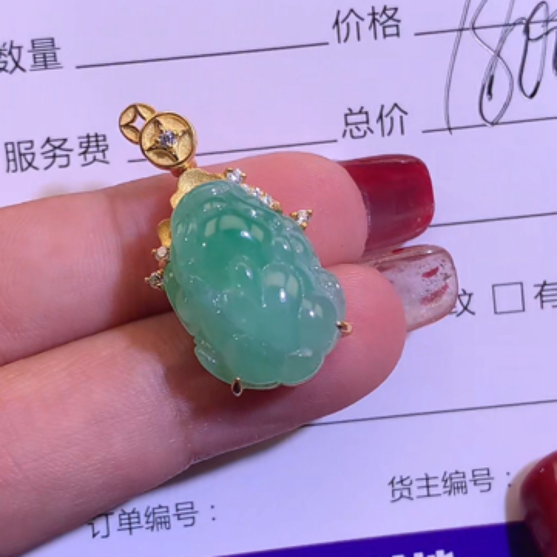 天然翡翠 a 货吊坠