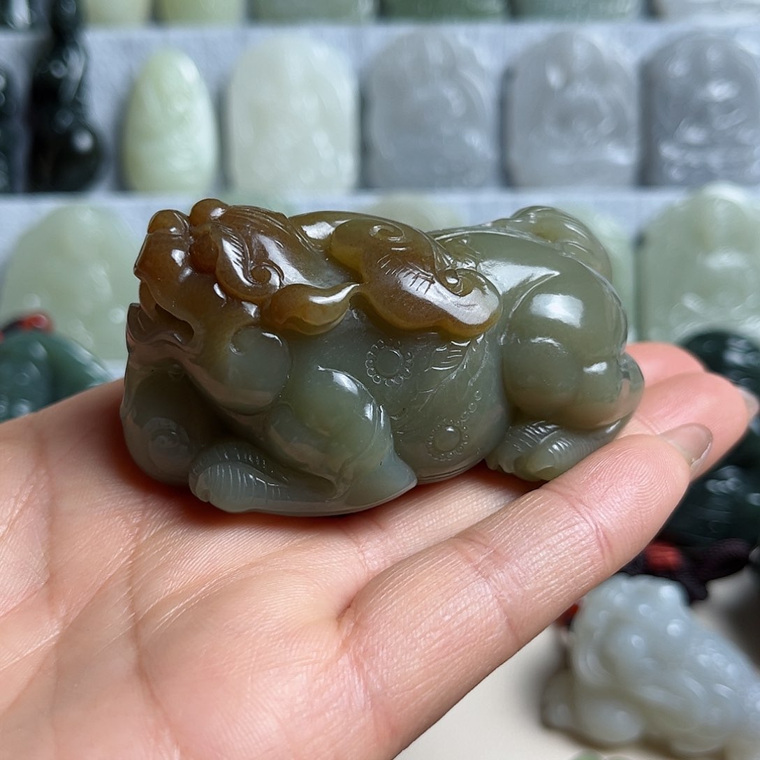 柳***明和田玉未镶嵌把件