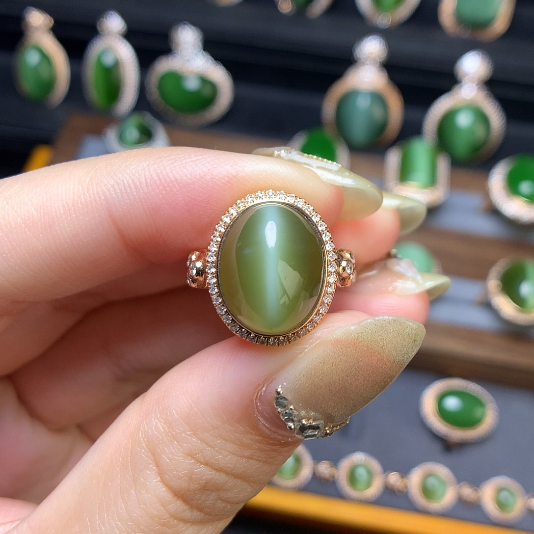 和田玉首饰18K金镶嵌