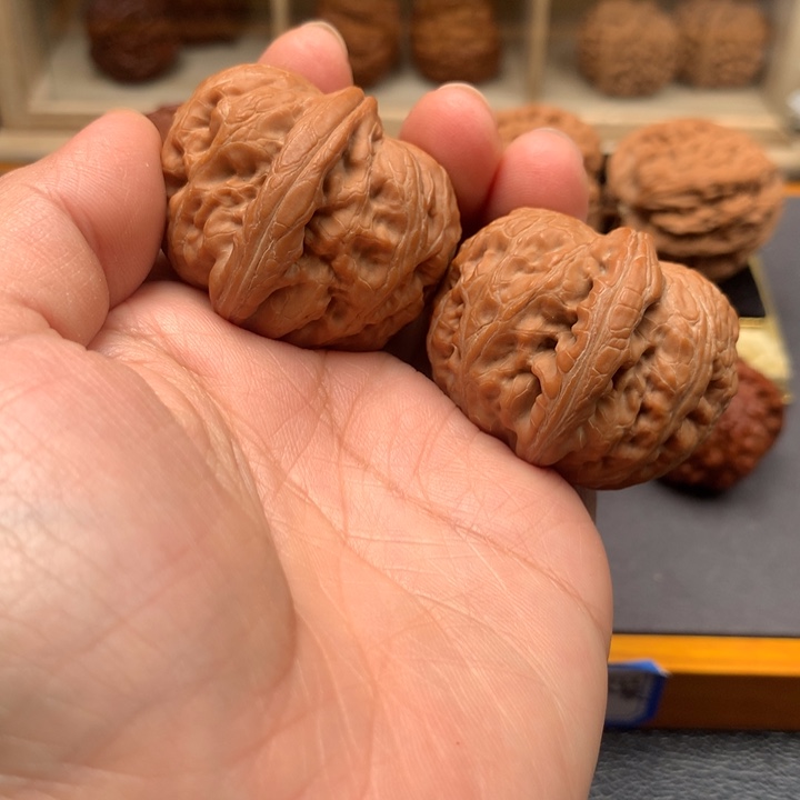 文玩核桃吊坠元宝